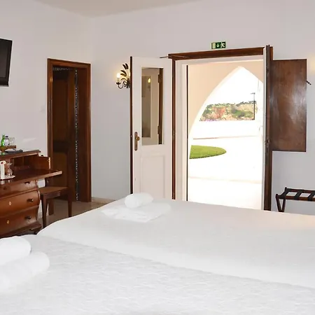 Bed & Breakfast Casa Tres Palmeiras 2*