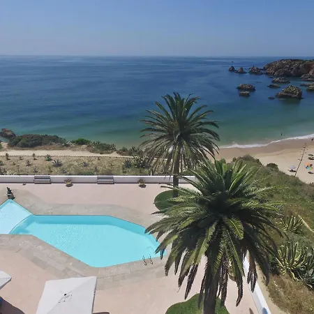 Casa Tres Palmeiras Bed & Breakfast